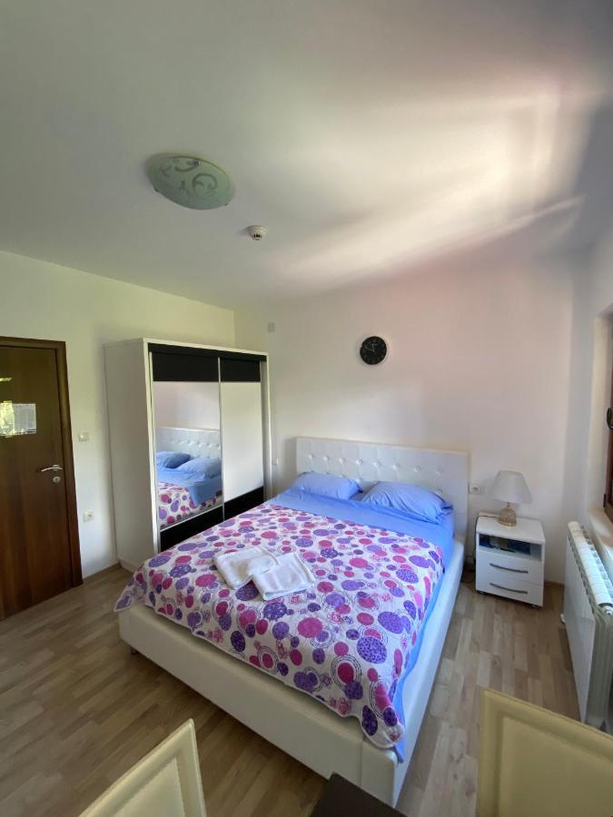 Apartments Family Tivat Exterior foto