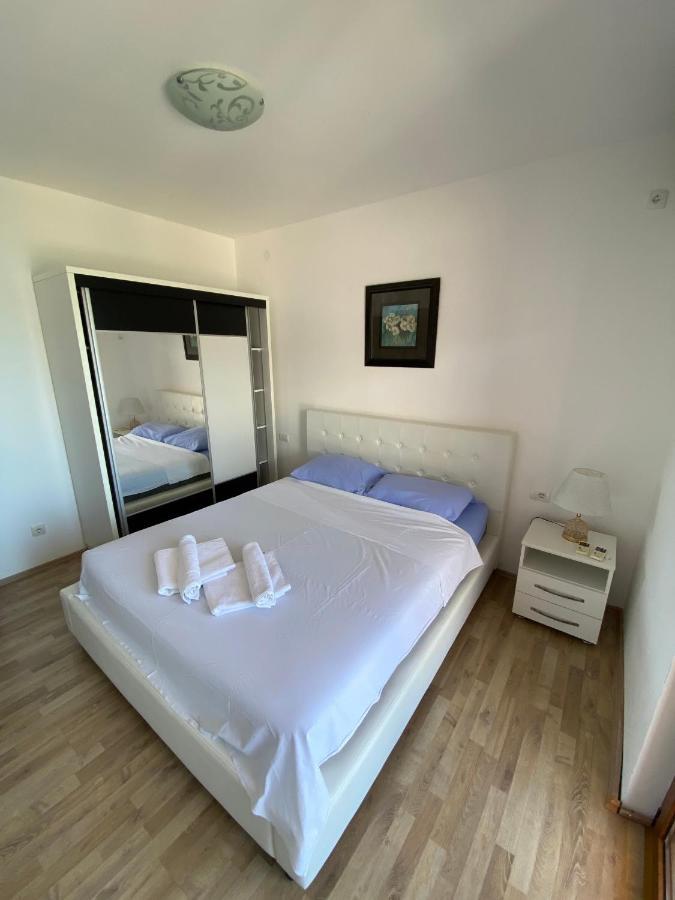 Apartments Family Tivat Exterior foto